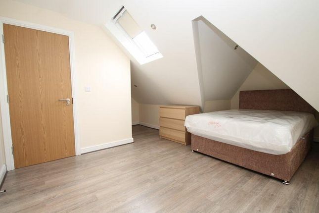 Flat to rent in North Road, Cardiff