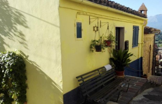 Town house for sale in Frondarola, Teramo, Abruzzo