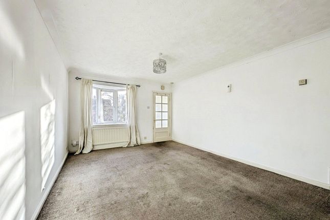 19, High Meadows, Tyne and Wear photo 3