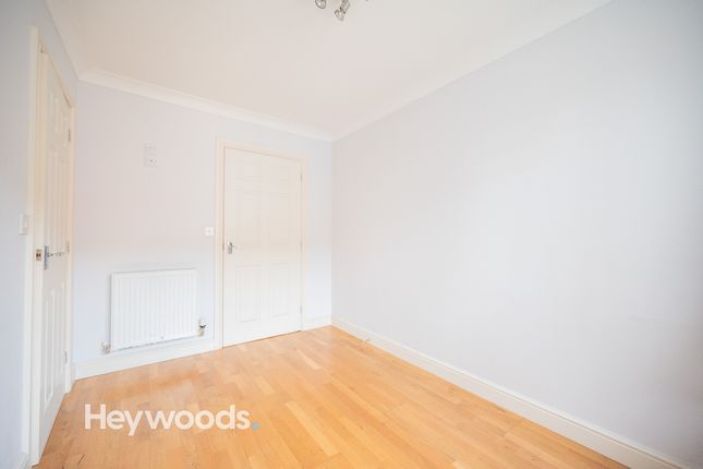 Flat to rent in Lymewood Close, Newcastle-Under-Lyme