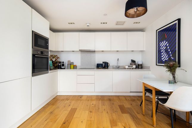 Flat Apartment 505, 2, Cadmium Square, London photo 4