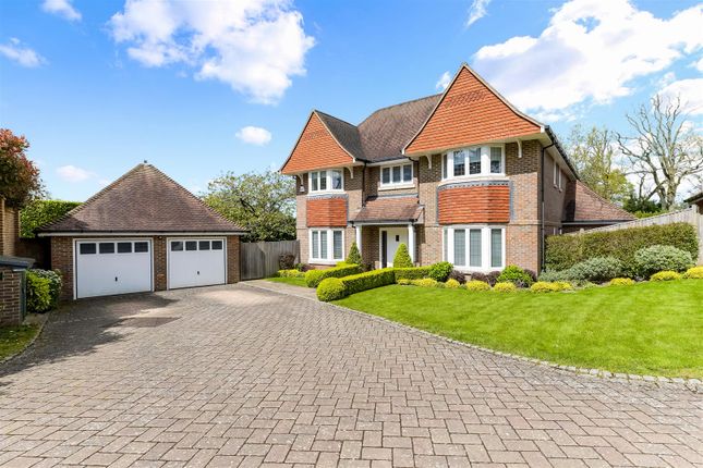 Thumbnail Detached house for sale in Bramber Close, Tadworth