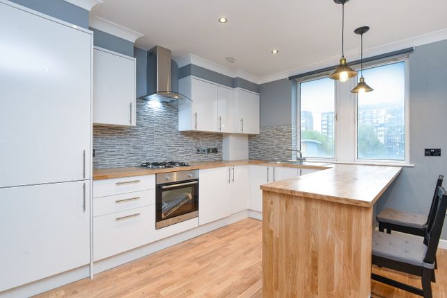 Flat to rent in Flat 88 Regent Court, 1 North Bank, Lodge Road