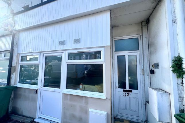 Studio flat on Eastbourne, £725/mo