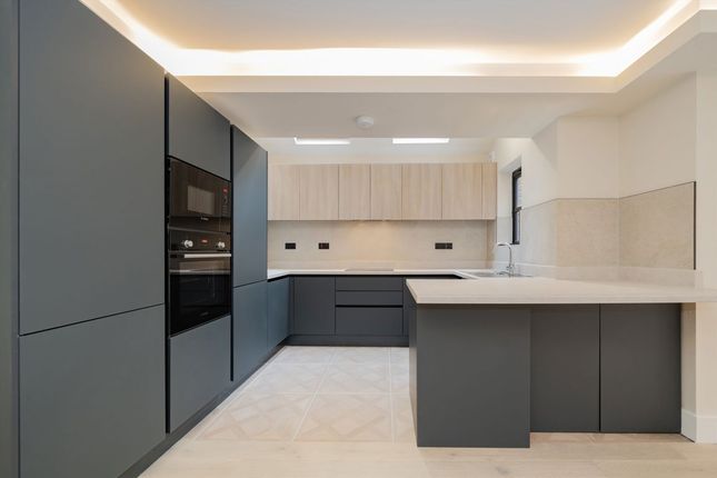 Flat 1, 72, Pennard Road, London photo 3