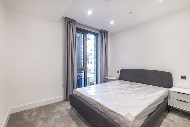 Flat to rent in Palmer Road, London