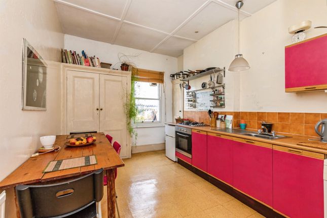 Flat 4, 25, Pevensey Road, St. Leonards-On-Sea photo 3