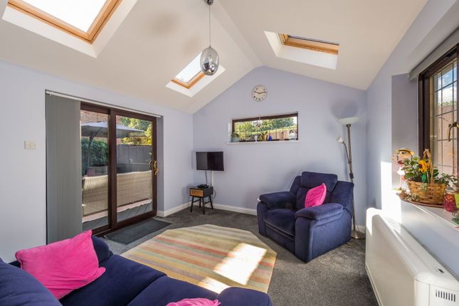 16 Denmark Gardens, Ipswich Road, Ipswich photo 4