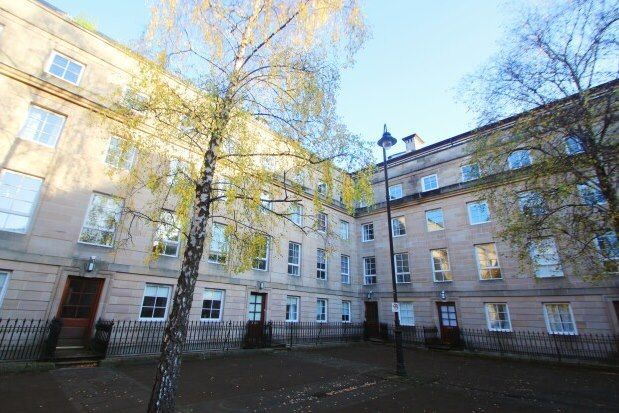 Thumbnail Flat to rent in St. Andrews Square, Glasgow