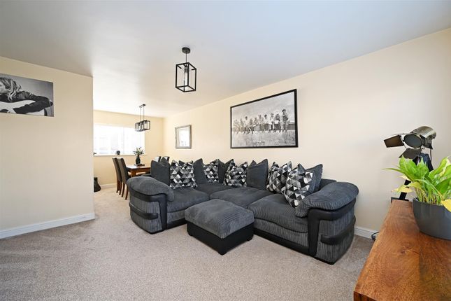 19, Arundel Close, Dronfield photo 4