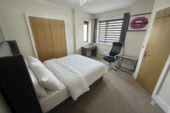 3, Milton Keynes photo 5