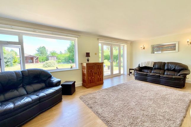8 Brookland Avenue, Crewe photo 4