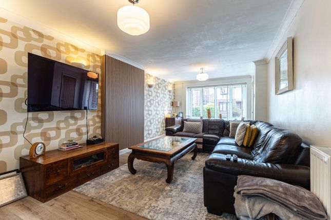 4 The Green, Wrenthorpe, Wakefield photo 2
