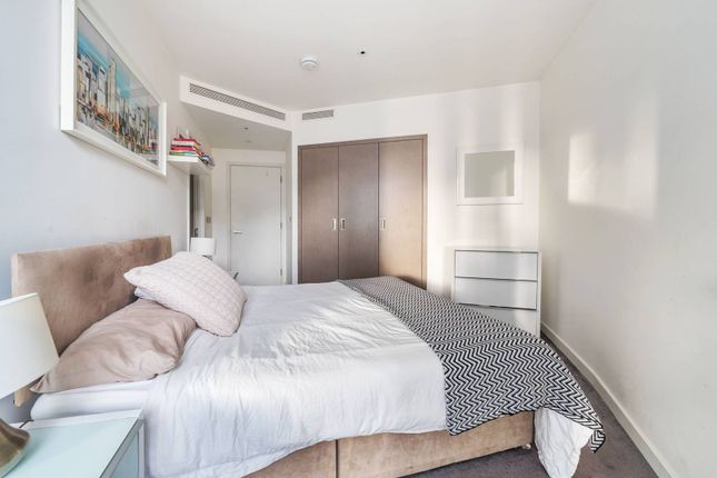 Thumbnail Flat to rent in Charrington Tower, Canary Wharf, London