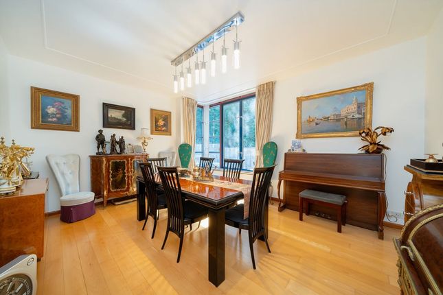 2, Firecrest Drive, London photo 3