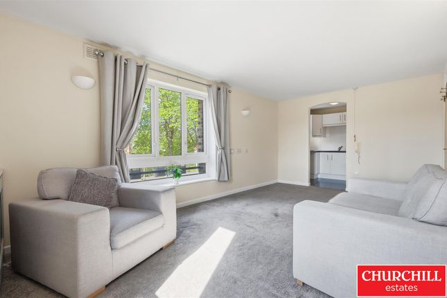 Flat 17, Oak Lodge, 56 Cambridge Road, London photo 3