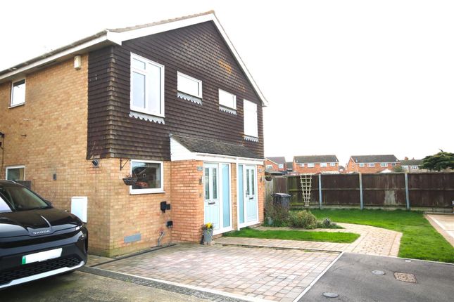 44, Field Avenue, Canterbury photo 3