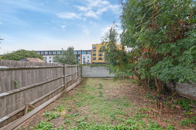 265,Flat 1, Harvist Road, London photo 4