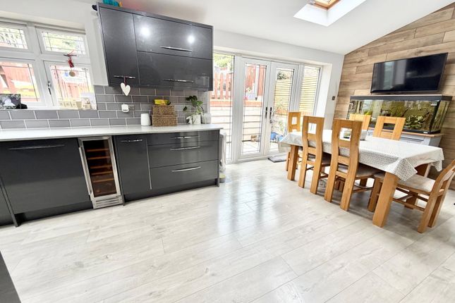 42, Wychbury Road, Brierley Hill photo 4