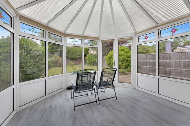 13, Ropley Close, Tadley photo 4