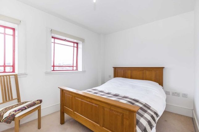 Flat for sale in Eaststand Apartments, London