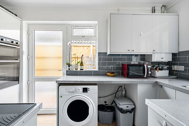 29, Shelley Drive, Milton Keynes photo 4