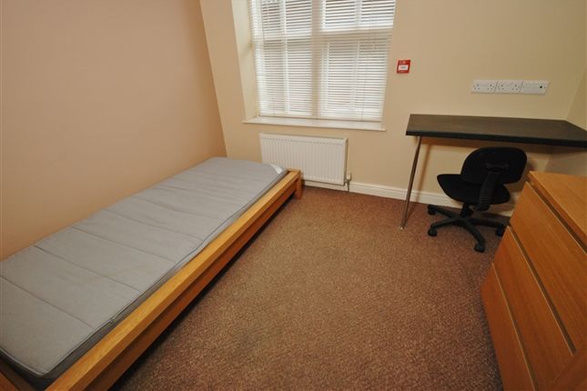 Flat to rent in Bridge Street, Aberystwyth