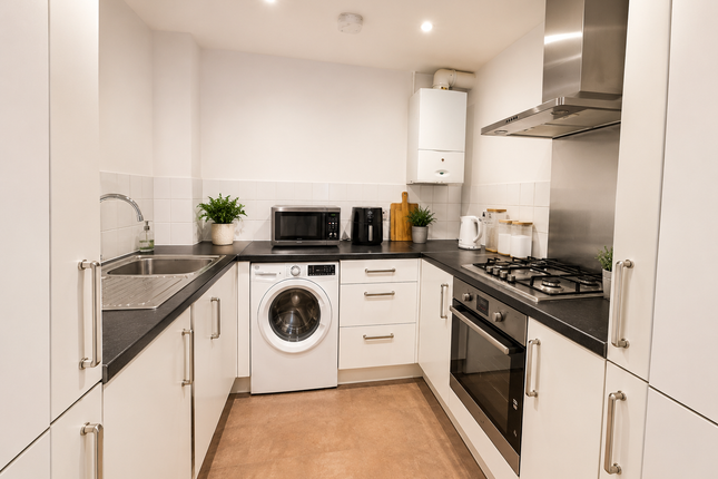 Flat 3, Lambert Court, Weybridge photo 4