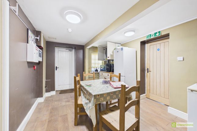 Room 1, Brownings, Polegate photo 4