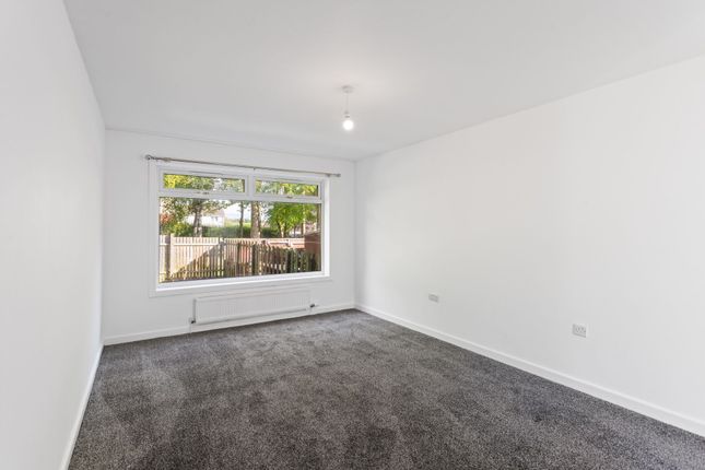 30 Meadowbank, Livingston photo 3