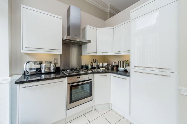 Flat 3, 68, Gloucester Place, London photo 2