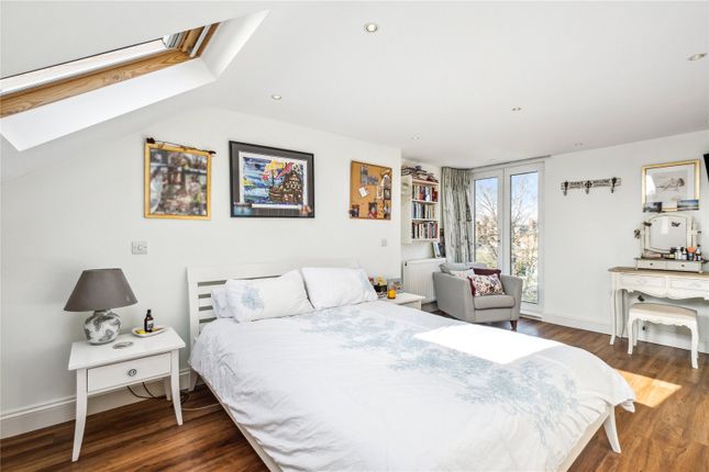 End terrace house for sale in Cicada Road, London