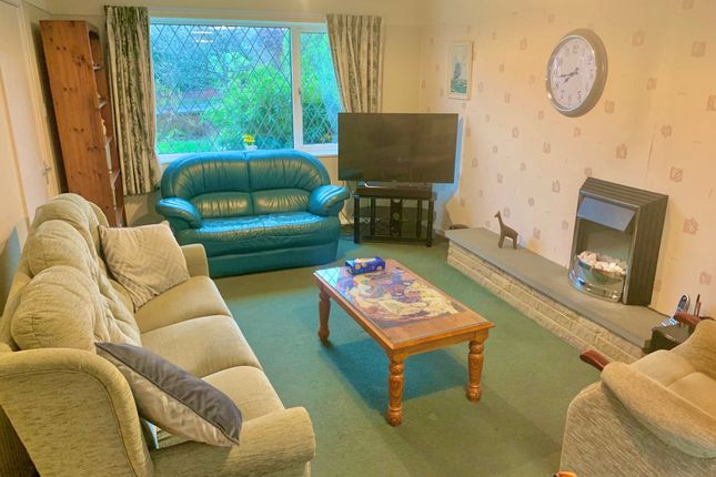 14, Wirral Mount, Wirral photo 3