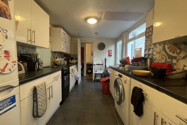 4-bed terraced on Robert Street (*), Cardiff, £2,100/mo