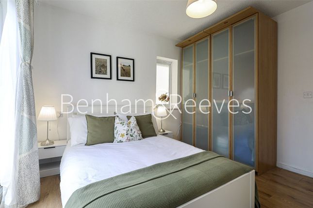 53, Pier Way, London photo 2