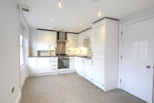 Flat 3, 61 Long Lane, Farringdon, London photo 3