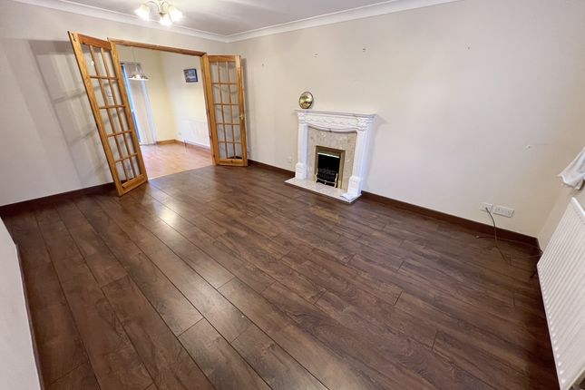 235, Chesterfield photo 2