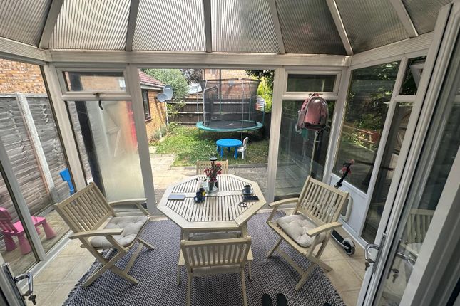 17, Barrass Close, Greater London photo 3