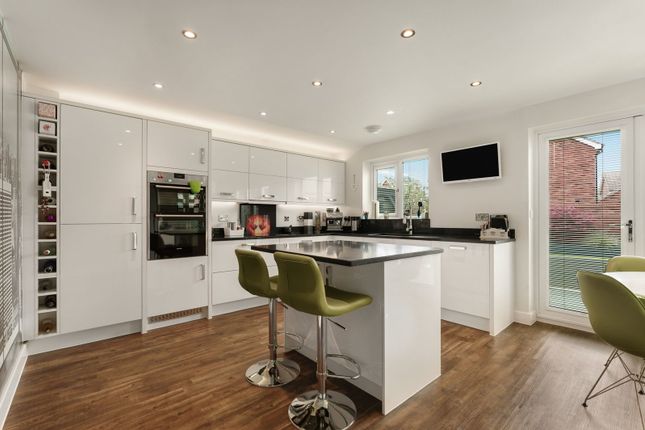 5, Feddon Close, Cheltenham photo 4