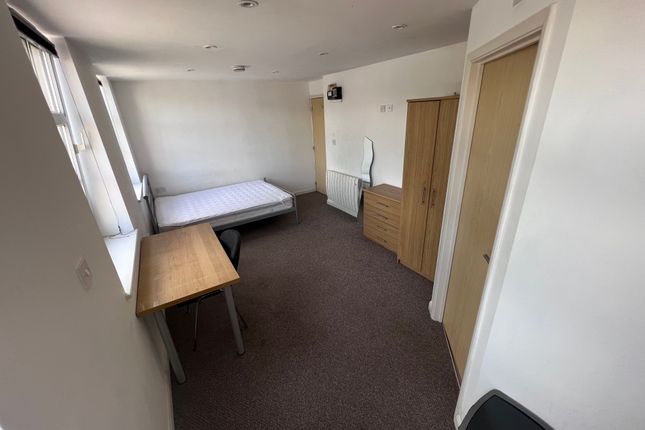 Studio to rent in Far Gosford Street, Coventry