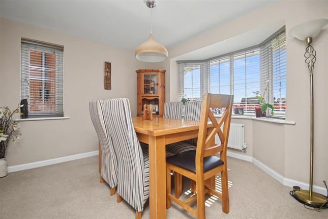 12, Stanley Close, Corby photo 4