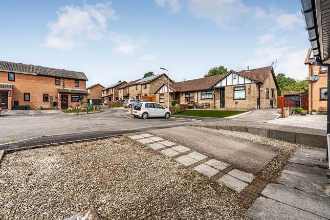 3 Almond Close, Pontypridd photo 2