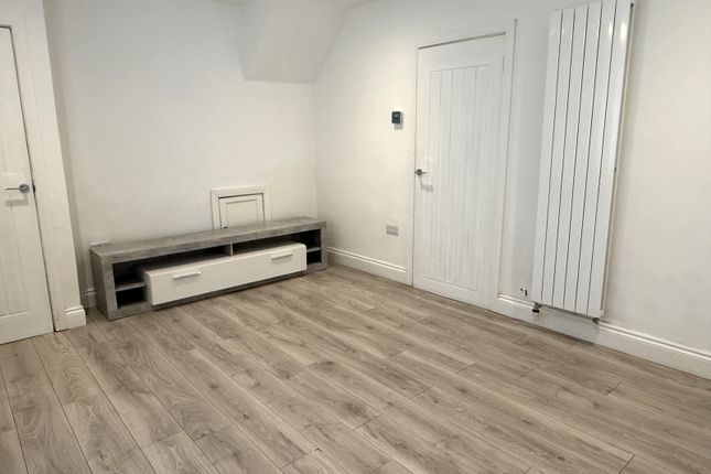 22, Lansbury Avenue, Port Talbot photo 2