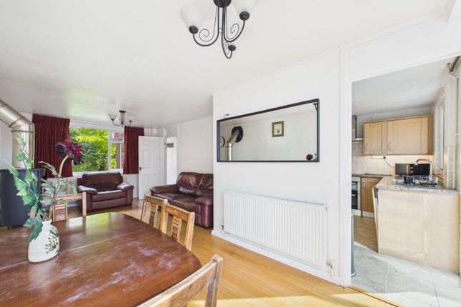 31, Russet Close, Bristol photo 4