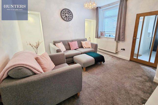 3, Dunraven Place, Bridgend photo 2