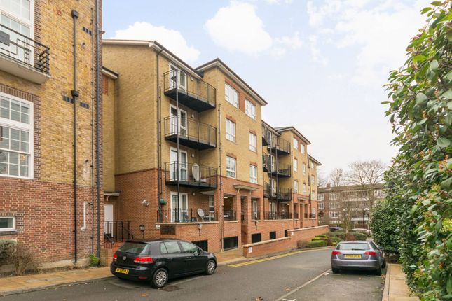 Thumbnail Flat to rent in Greenview Close, Acton, London