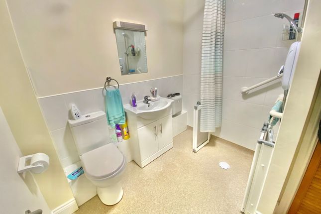 Flat for sale in Bull Ring, Harmony Court Bull Ring