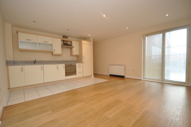 Flat to rent in Watersmeet, Chatham
