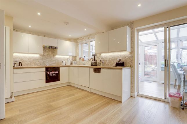 17 Wilfrid Grove, Nottingham photo 3