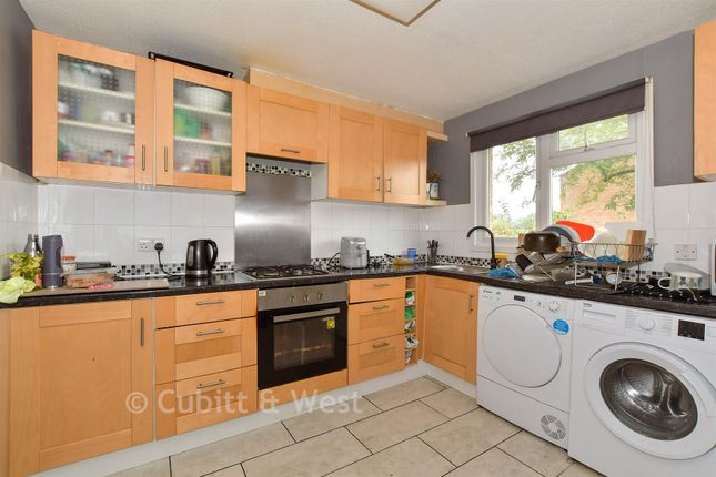 Pyecombe Court, Cuckfield Close, Crawley photo 4